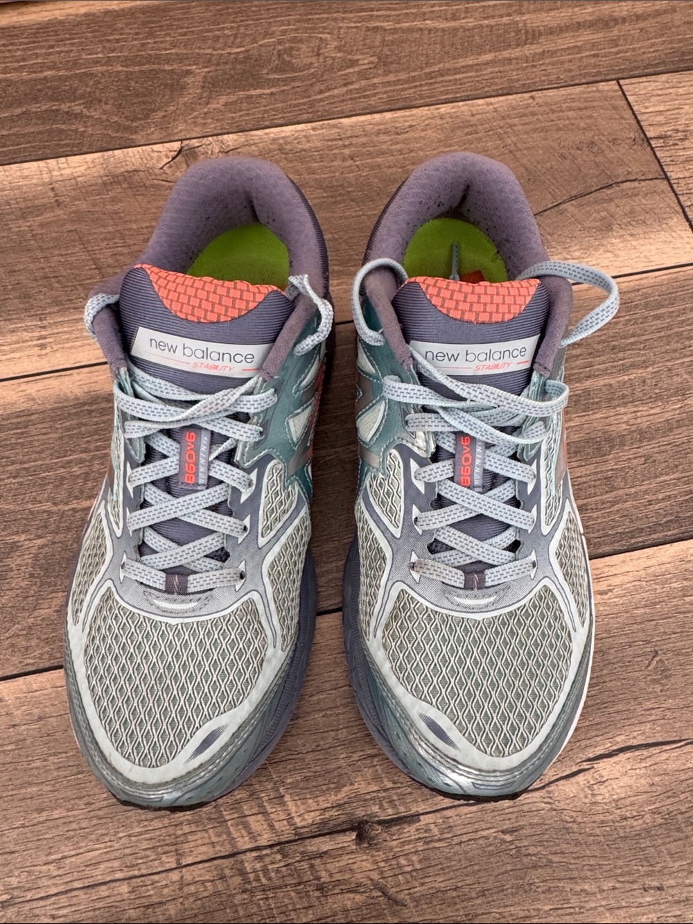 New Balance Stability 860 V6 Sneakers